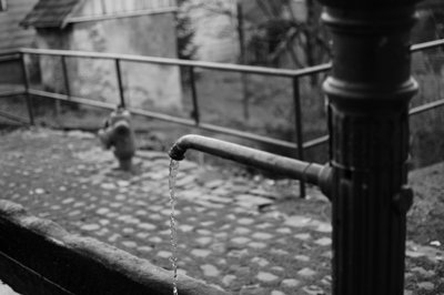 Nécessaire, pourtant elle manque à tant_4469626404_l.jpg